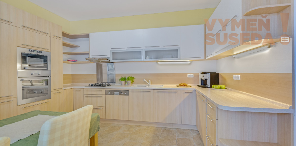 PREDANÉ – Unikátny veľkometrážny 2 izb. byt 84m2 s balkónom a loggiou, Staré Mesto Koreničova ulica - PALISÁDY