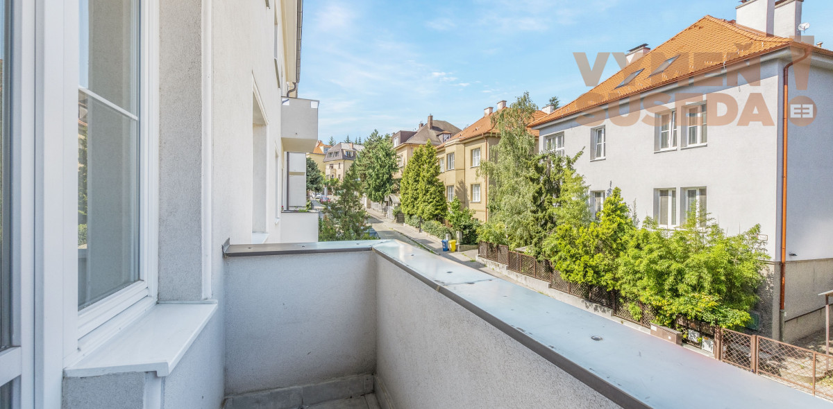 PREDANÉ – Unikátny veľkometrážny 2 izb. byt 84m2 s balkónom a loggiou, Staré Mesto Koreničova ulica - PALISÁDY