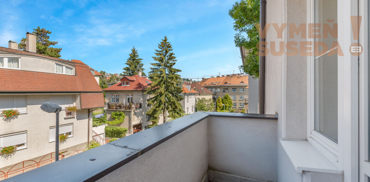 PREDANÉ – Unikátny veľkometrážny 2 izb. byt 84m2 s balkónom a loggiou, Staré Mesto Koreničova ulica - PALISÁDY