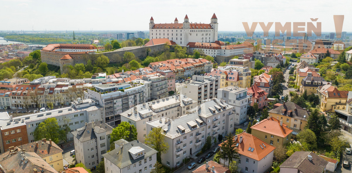 PREDANÉ – Unikátny veľkometrážny 2 izb. byt 84m2 s balkónom a loggiou, Staré Mesto Koreničova ulica - PALISÁDY