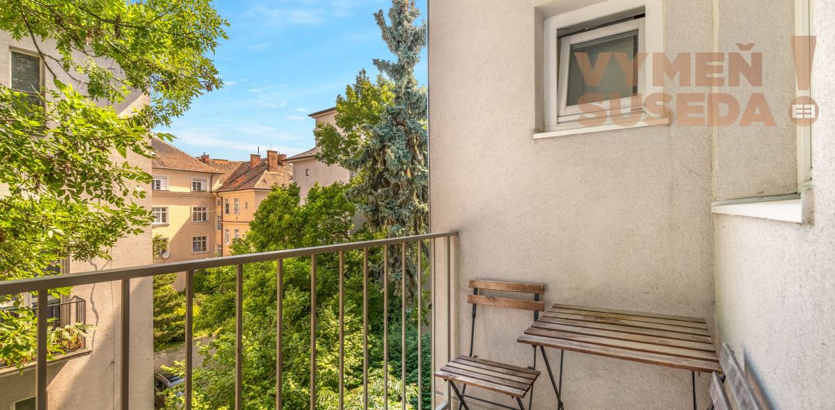 PREDANÉ – Unikátny veľkometrážny 2 izb. byt 84m2 s balkónom a loggiou, Staré Mesto Koreničova ulica - PALISÁDY