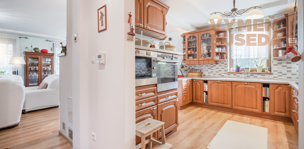 VYMEŇ SUSEDA! – PONÚKAME NA PREDAJ VÝNIMOČNÝ 5 IZB. RODINNÝ DOM - NOVOSTAVBU, ROVINKA.