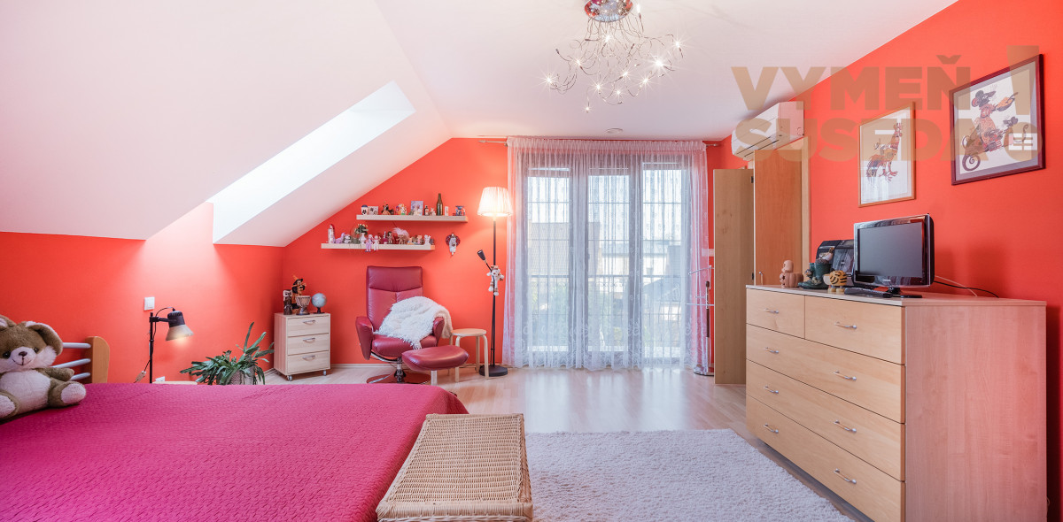 VYMEŇ SUSEDA! – PONÚKAME NA PREDAJ VÝNIMOČNÝ 5 IZB. RODINNÝ DOM - NOVOSTAVBU, ROVINKA.