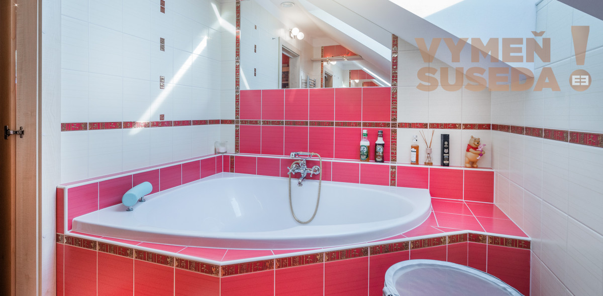 VYMEŇ SUSEDA! – PONÚKAME NA PREDAJ VÝNIMOČNÝ 5 IZB. RODINNÝ DOM - NOVOSTAVBU, ROVINKA.