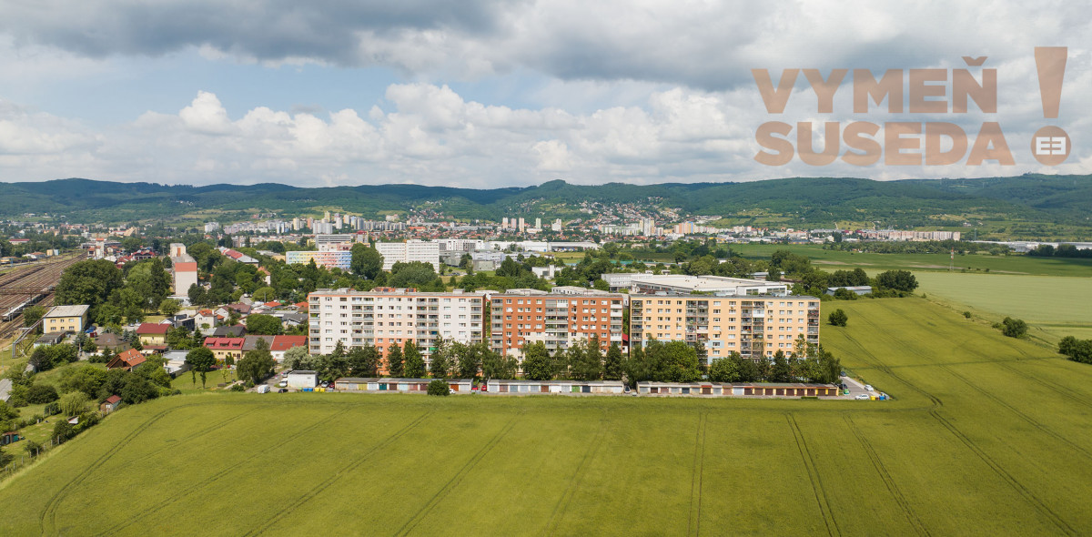 PREDANÉ - VÝNIMOČNÝ 1 IZB. BYT s úžasným výhľadom na polia a Karpaty.