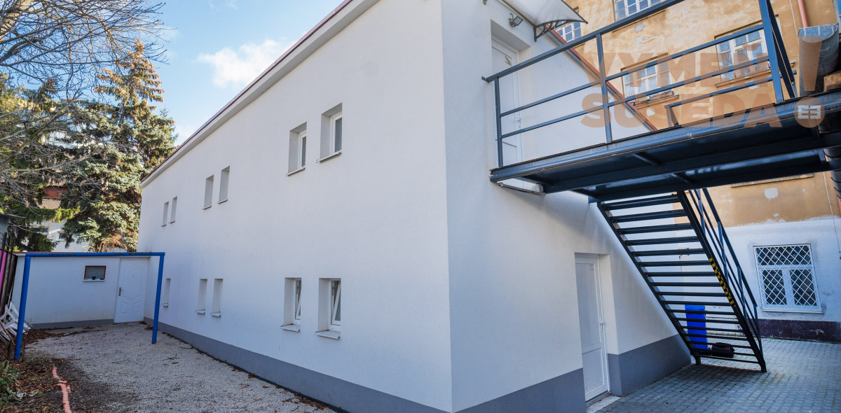 PRENAJATÉ - VÝNIMOČNÝ TEHLOVÝ 2 IZB. BYT v úplnom centre Starého mesta, Vazovova ulica