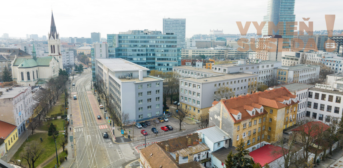 PRENAJATÉ - VÝNIMOČNÝ TEHLOVÝ 2 IZB. BYT v úplnom centre Starého mesta, Vazovova ulica