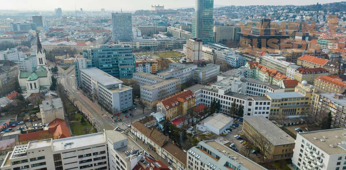 PRENAJATÉ - VÝNIMOČNÝ TEHLOVÝ 2 IZB. BYT v úplnom centre Starého mesta, Vazovova ulica