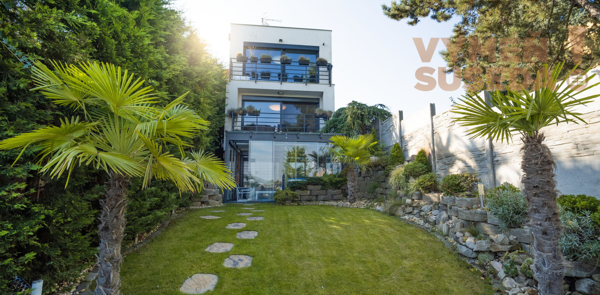 VYMEŇ SUSEDA - Luxusná rekreačná vila s vírivkou a privátnym mólom v lokalite Senecké jazerá.