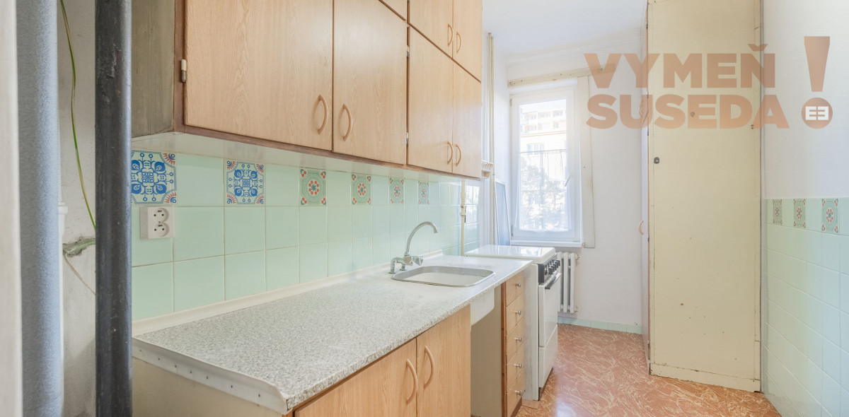 PREDANÉ - Obľúbený 3 IZB. BYT S BALKÓNOM v pôvodnom stave, Sklenárová ul. Ružinov-Nivy