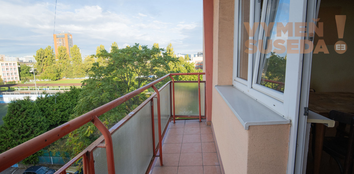 PREDANÉ - Obľúbený 3 IZB. BYT S BALKÓNOM v pôvodnom stave, Sklenárová ul. Ružinov-Nivy