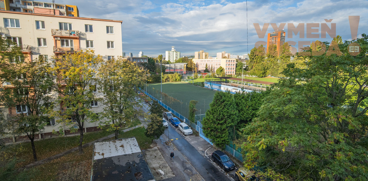 PREDANÉ - Obľúbený 3 IZB. BYT S BALKÓNOM v pôvodnom stave, Sklenárová ul. Ružinov-Nivy