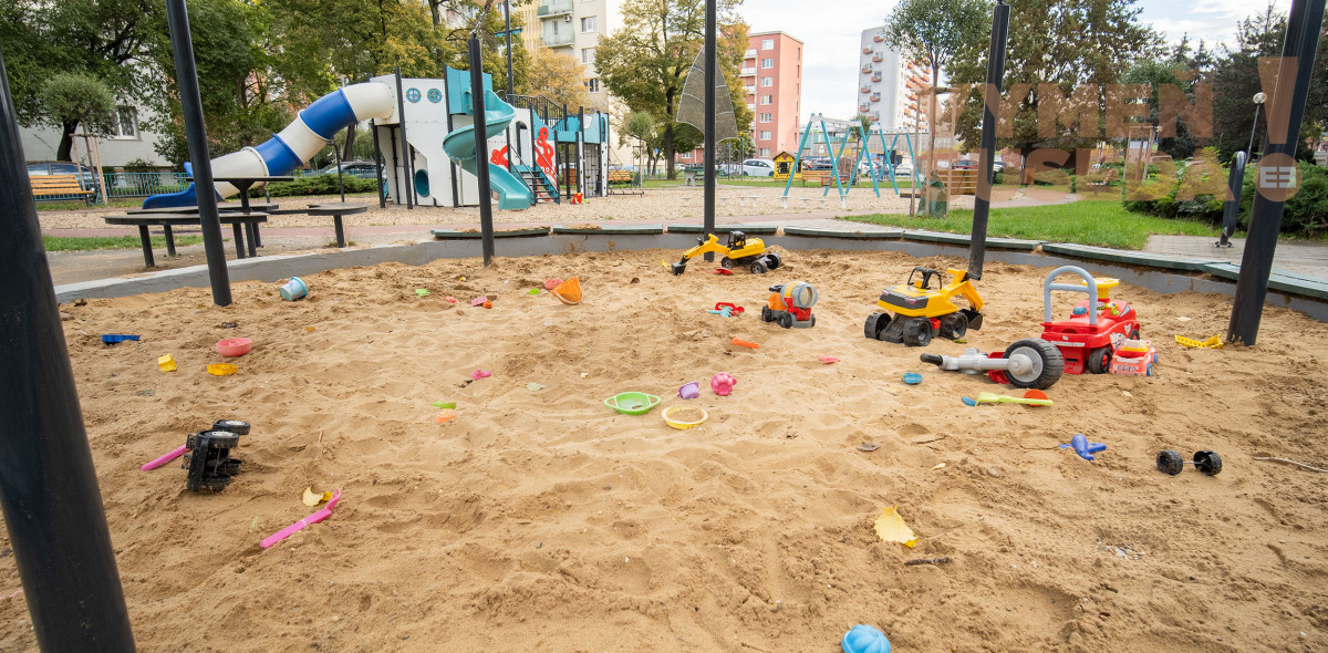 PREDANÉ - Obľúbený 3 IZB. BYT S BALKÓNOM v pôvodnom stave, Sklenárová ul. Ružinov-Nivy