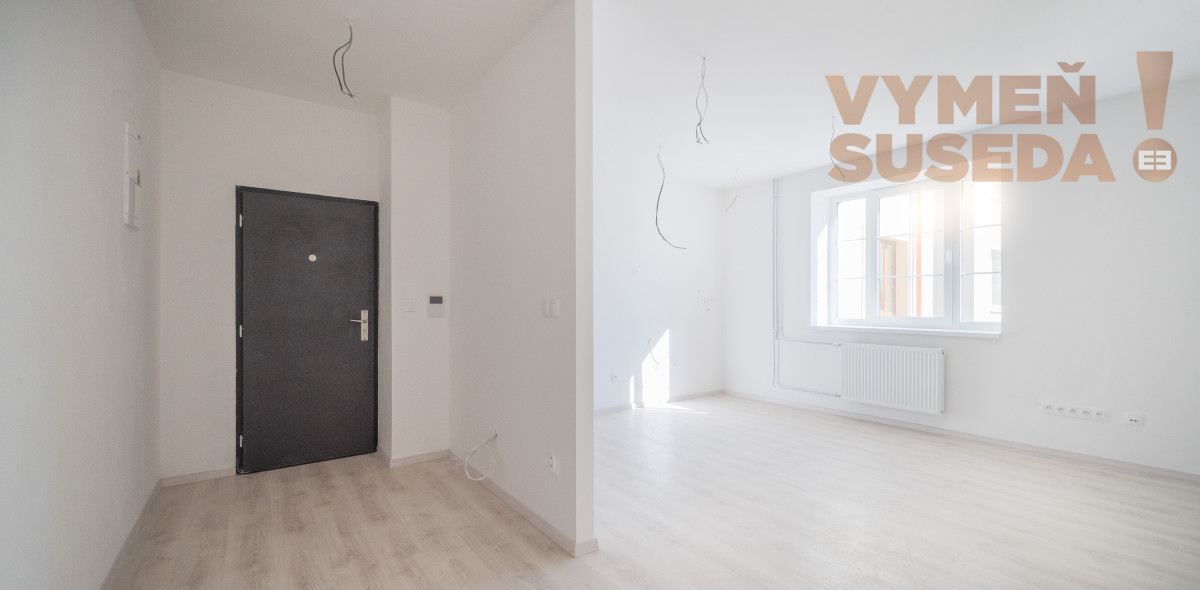 PREDANÉ – Novostavba slnečného 2 izb. bytu na Kasárenskej ulici v Nových Zámkoch s balkónom, pivnicou a parkovacím státim