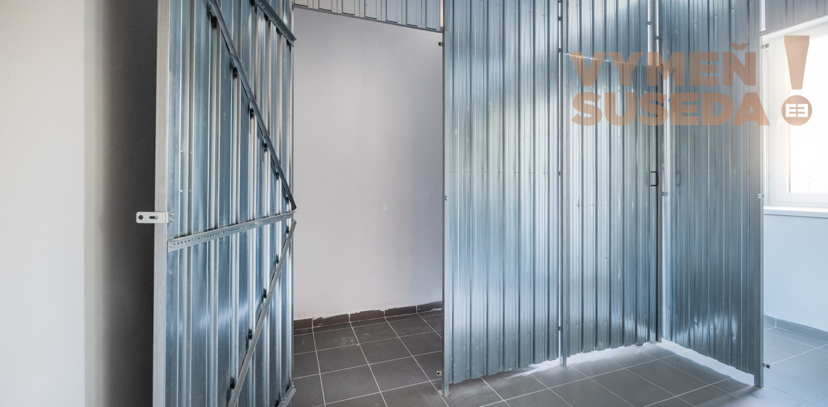 PREDANÉ – Novostavba slnečného 2 izb. bytu na Kasárenskej ulici v Nových Zámkoch s balkónom, pivnicou a parkovacím státim