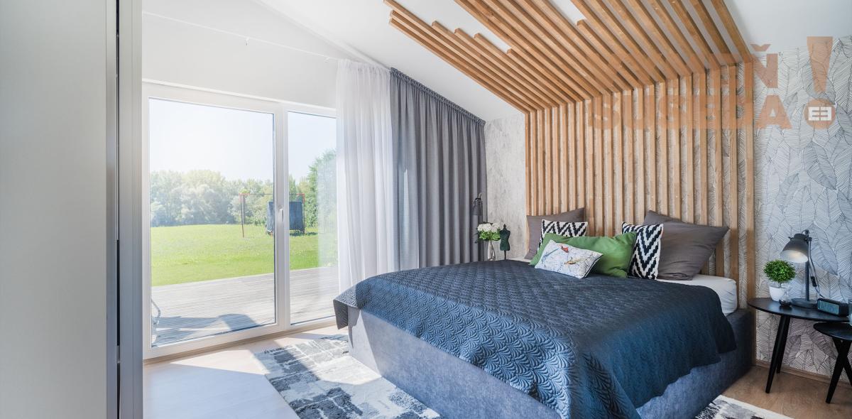 VYMEŇ SUSEDA! – NA PREDAJ VÝNIMOČNÝ 4 IZB. NÍZKOENERGETICKÝ DOM PRI JAZERE VOJKA