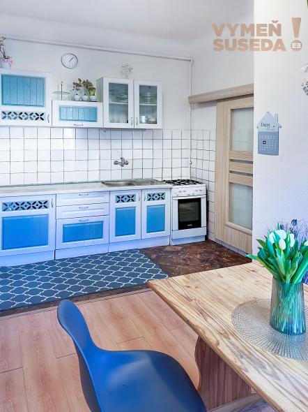 VYMEŇ SUSEDA! – Veľkometrážny 3-izb. byt 97 m2 s loggiou pri Medickej záhrade, Staré Mesto Sasinkova ulica