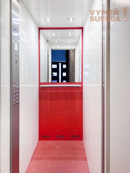 VYMEŇ SUSEDA! – Veľkometrážny 3-izb. byt 97 m2 s loggiou pri Medickej záhrade, Staré Mesto Sasinkova ulica