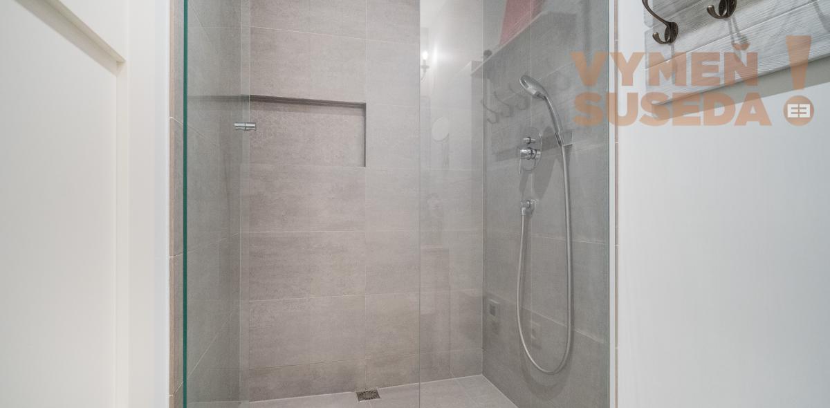 PREDANÉ - VÝNIMOČNÝ 5 IZB. BYT S PRIESTRANOU LOGGIOU, VYHĽADÁVANÁ LOKALITA, BA IV, POD ROVNICAMI, KARLOVÁ VES.