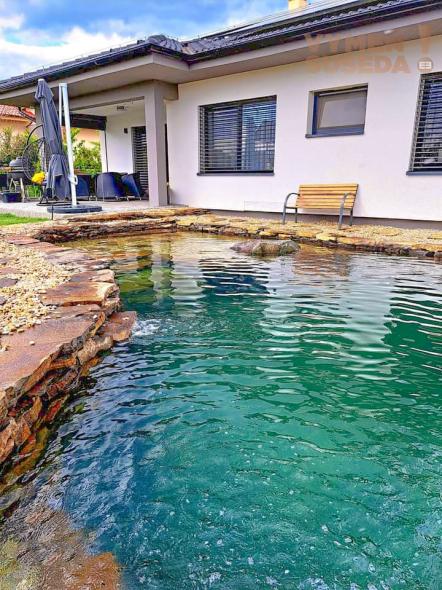 PREDANÉ! – NÍZKOENERGETICKÝ BUNGALOV 171M2 NA POZEMKU 750M2 VEĽKÝ GROB, OKRES GALANTA