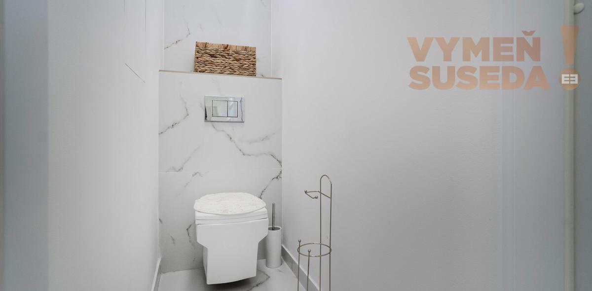 PREDANÉ – Mimoriadne vkusný, zrekonštruovaný  3 izb. byt 79m2 Bratislava V. Petržalka, Gessayova ulica