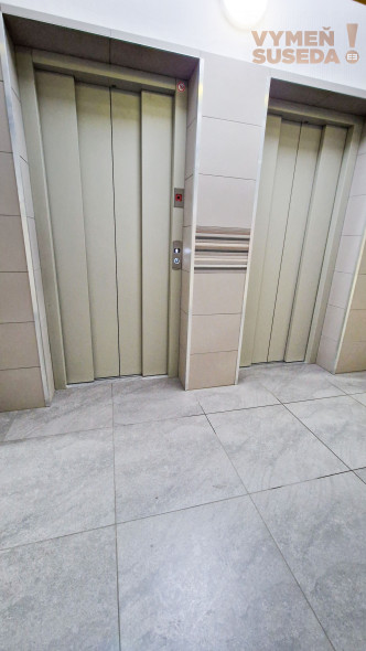 PREDANÉ – Mimoriadne vkusný, zrekonštruovaný  3 izb. byt 79m2 Bratislava V. Petržalka, Gessayova ulica