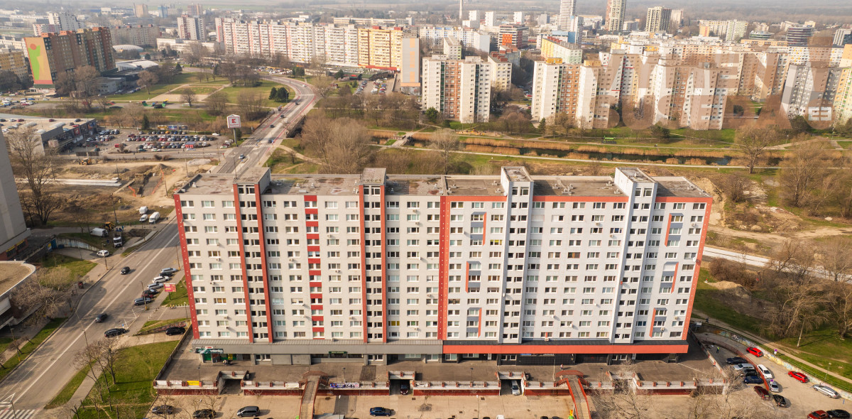 PREDANÉ – Mimoriadne vkusný, zrekonštruovaný  3 izb. byt 79m2 Bratislava V. Petržalka, Gessayova ulica