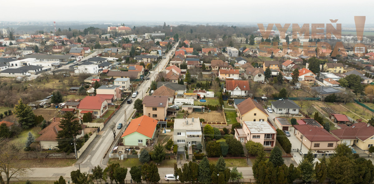 PREDANÉ – PONÚKAME NA PREDAJ VÝNIMOČNÝ 5 IZB. RODINNÝ DOM, BERNOLÁKOVO