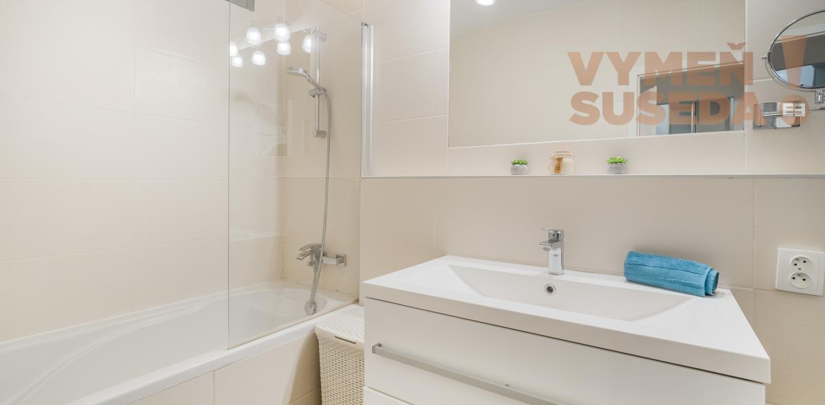 PREDANÉ - VÝNIMOČNÝ 3 IZB. BYT S PRIESTRANOU LOGGIOU, VYHĽADÁVANÁ LOKALITA, BA IV, SILVÁNSKA UL., KARLOVÁ VES