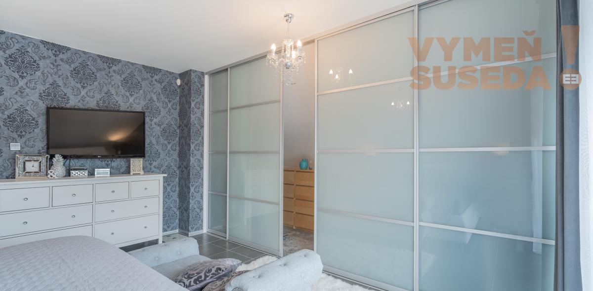 VYMEŇ SUSEDA! – PONÚKAME NA PREDAJ VÝNIMOČNÝ 6 IZB. RODINNÝ DOM, ŠENKVICE