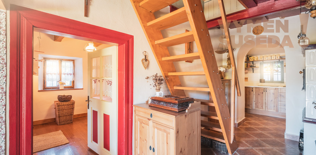 PREDANÉ! - VÝNIMOČNÝ 4 IZB. RODINNÝ DOM s úžasnou atmosférou, Boženy Nemcovej, Banská Štiavnica.