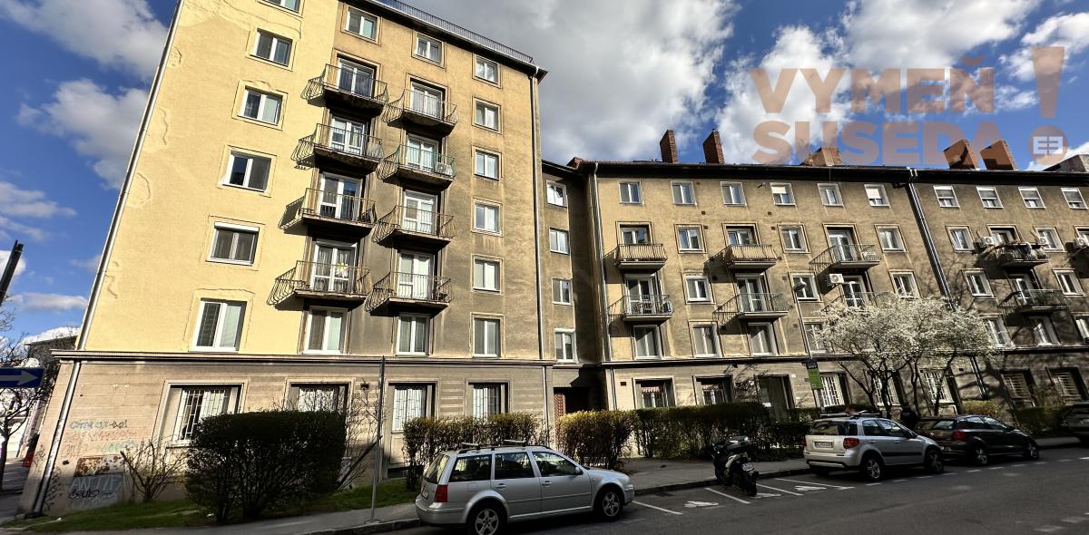 PREDANÉ!- VÝNIMOČNÝ STAROMESTSKÝ 2 IZB. BYT s LOGGIOU, Björnsonova ul., BA I