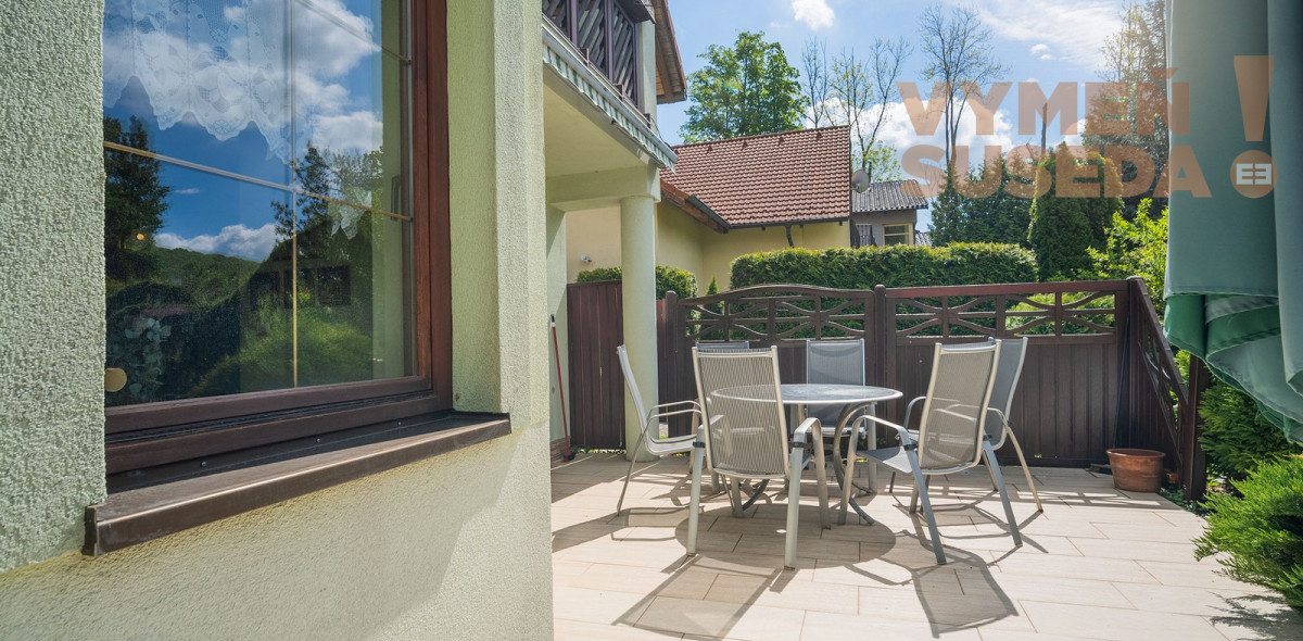 PREDANÉ! – Priestranný 6 izbový rodinný dom s úžasným pozemkom a privátnou ulicou, Borinka