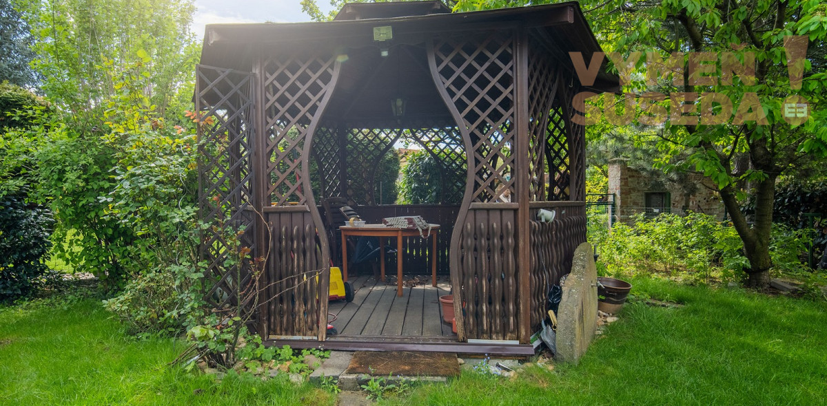 PREDANÉ! – Priestranný 6 izbový rodinný dom s úžasným pozemkom a privátnou ulicou, Borinka