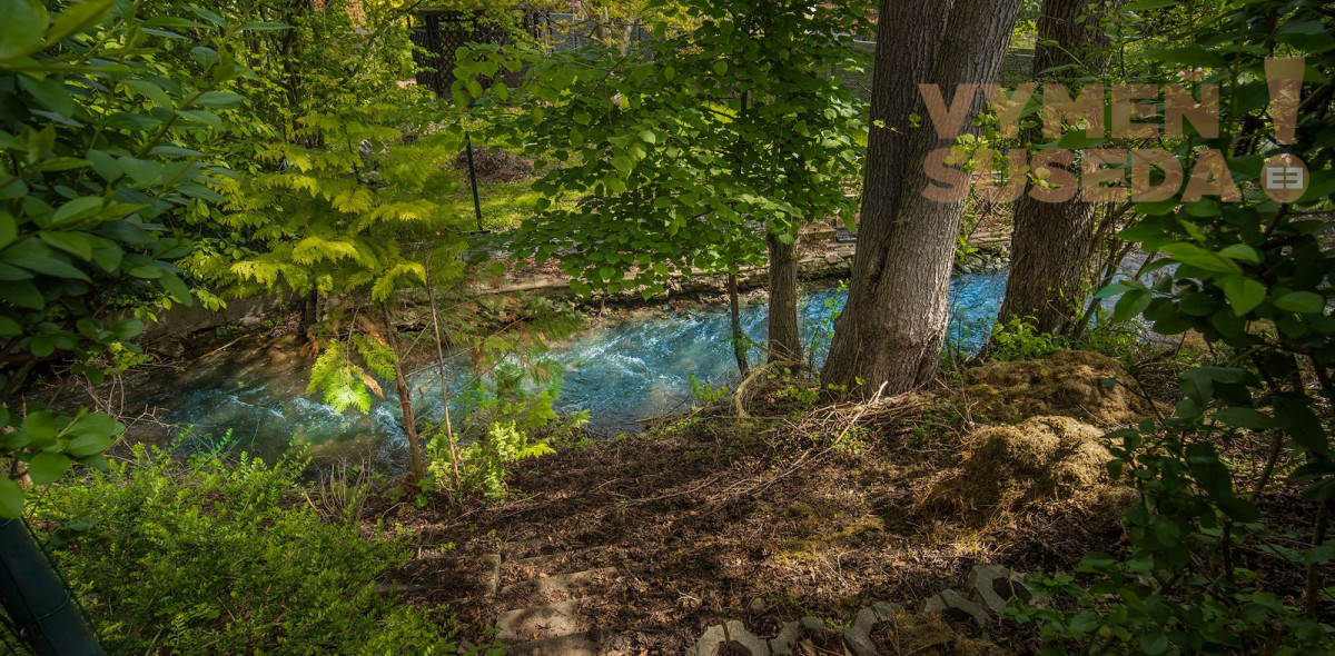 PREDANÉ! – Priestranný 6 izbový rodinný dom s úžasným pozemkom a privátnou ulicou, Borinka