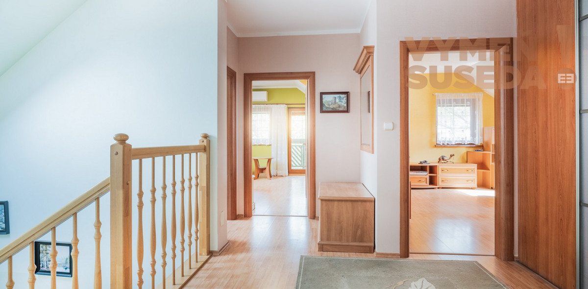 PREDANÉ! – Priestranný 6 izbový rodinný dom s úžasným pozemkom a privátnou ulicou, Borinka