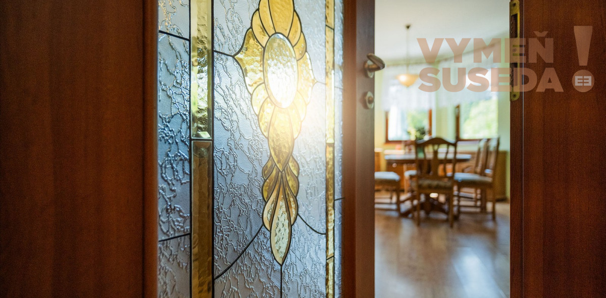 PREDANÉ! – Priestranný 6 izbový rodinný dom s úžasným pozemkom a privátnou ulicou, Borinka