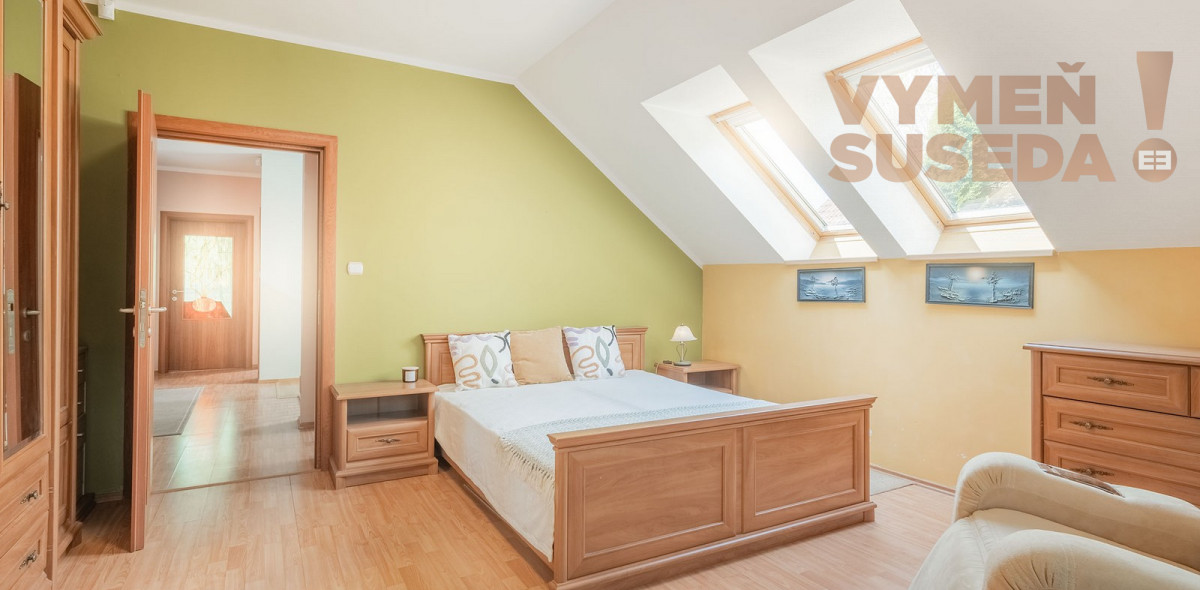 PREDANÉ! – Priestranný 6 izbový rodinný dom s úžasným pozemkom a privátnou ulicou, Borinka