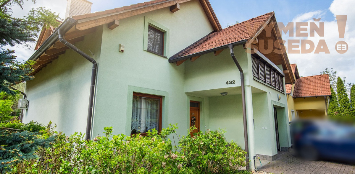 PREDANÉ! – Priestranný 6 izbový rodinný dom s úžasným pozemkom a privátnou ulicou, Borinka