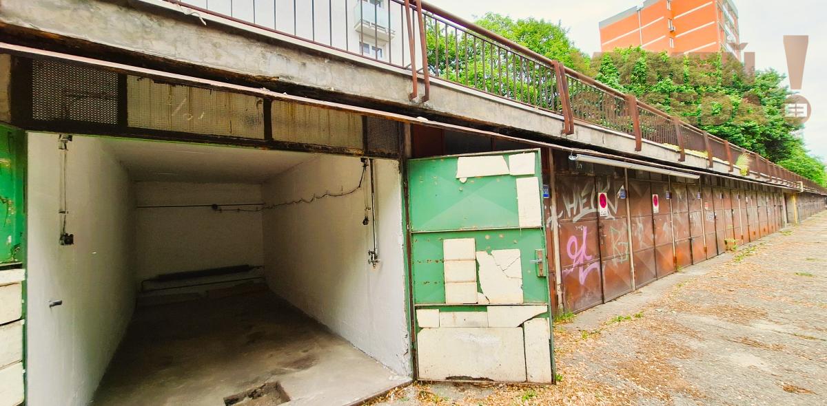 PREDANÉ - Samostatná garáž v radovej zástavbe ul. J. C. Hronského, BA III