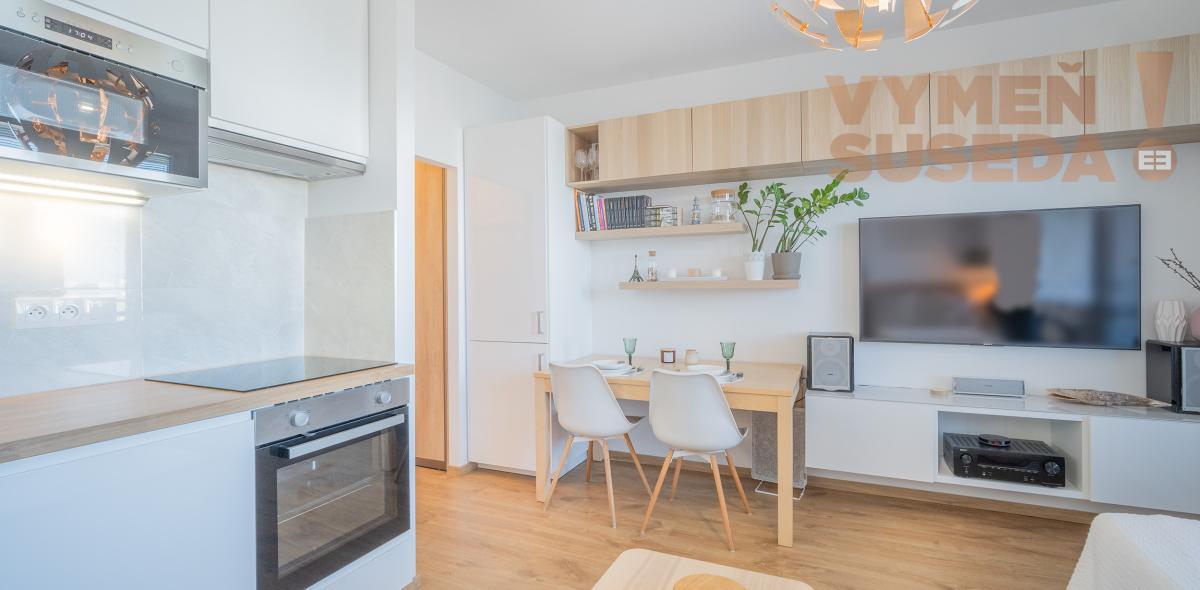 PREDANÉ - VÝNIMOČNÝ 1 IZB. BYT S LOGGIOU PO PRÉMIOVEJ REKONŠTRUKCII, ROVNIANKOVA ul., BA V. – PETRŽALKA