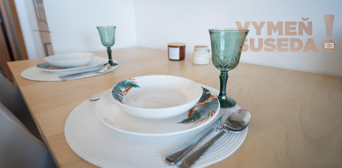 PREDANÉ - VÝNIMOČNÝ 1 IZB. BYT S LOGGIOU PO PRÉMIOVEJ REKONŠTRUKCII, ROVNIANKOVA ul., BA V. – PETRŽALKA