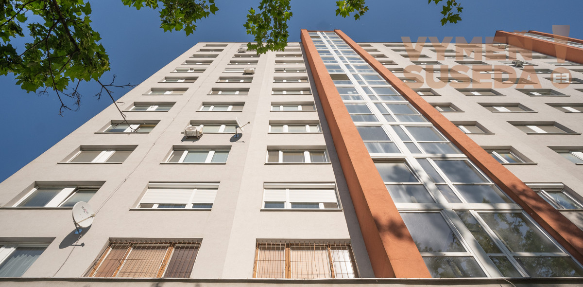 PREDANÉ - VÝNIMOČNÝ 1 IZB. BYT S LOGGIOU PO PRÉMIOVEJ REKONŠTRUKCII, ROVNIANKOVA ul., BA V. – PETRŽALKA