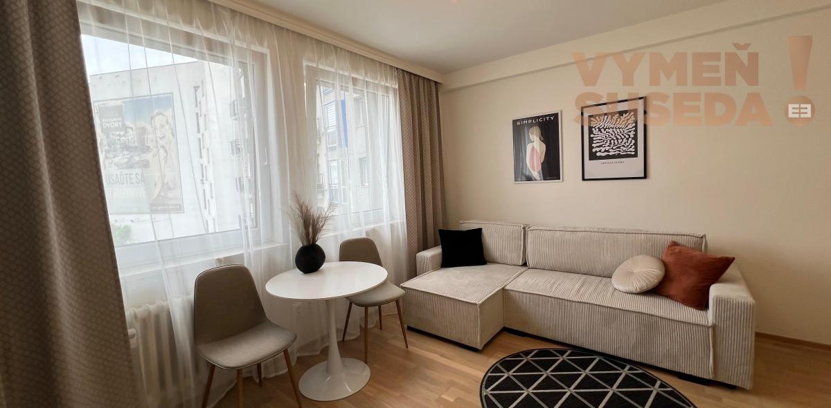 VYMEŇ SUSEDA ! - 2. IZB. BYTU V ÚPLNOM CENTRE BRATISLAVY VETERNÁ ULICA.