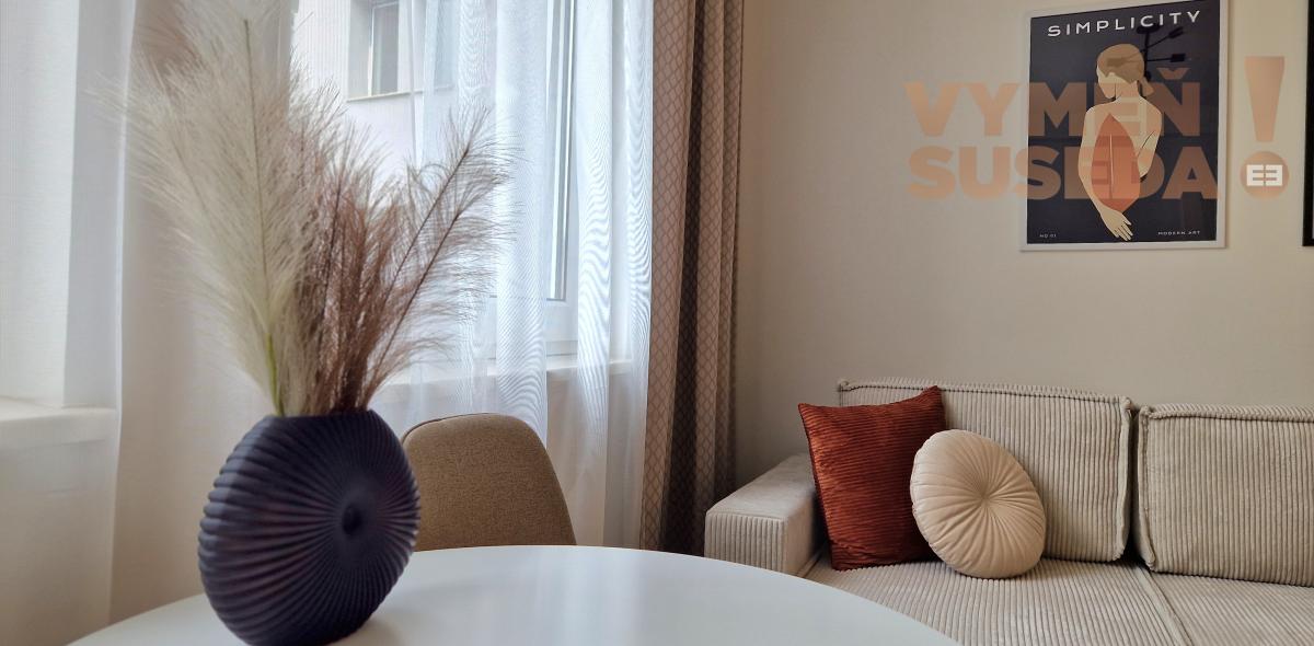 VYMEŇ SUSEDA ! - 2. IZB. BYTU V ÚPLNOM CENTRE BRATISLAVY VETERNÁ ULICA.