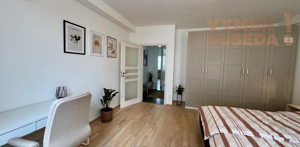 VYMEŇ SUSEDA ! - 2. IZB. BYTU V ÚPLNOM CENTRE BRATISLAVY VETERNÁ ULICA.