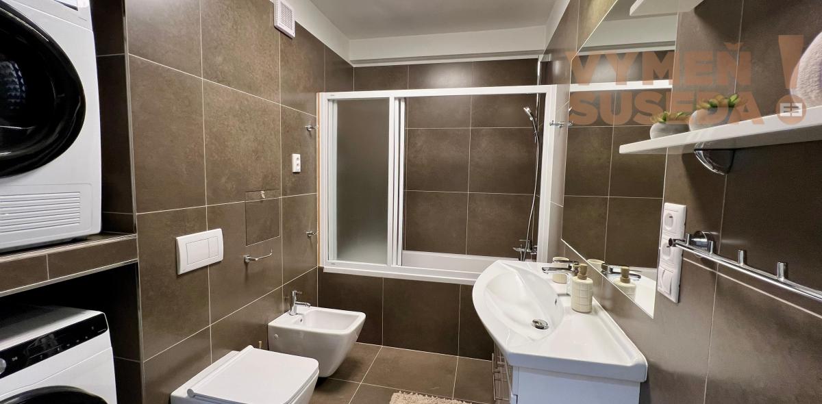 VYMEŇ SUSEDA ! - 2. IZB. BYTU V ÚPLNOM CENTRE BRATISLAVY VETERNÁ ULICA.