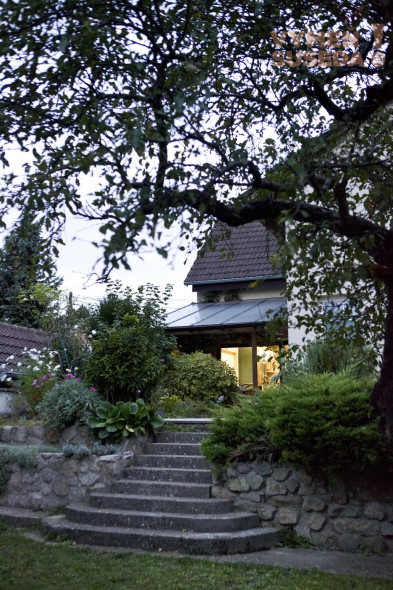 PRENAJATÉ - Jedinečný priestranny 5 izb. rodinný dom s príjemnou záhradou, Devínska Nová Ves