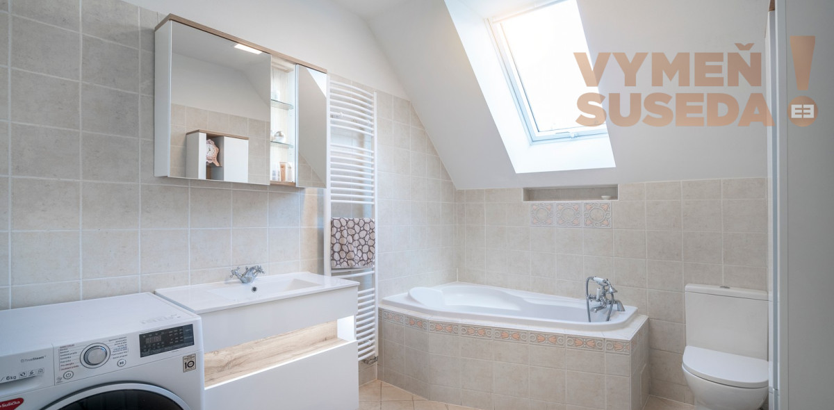 PRENAJATÉ - Jedinečný priestranny 5 izb. rodinný dom s príjemnou záhradou, Devínska Nová Ves