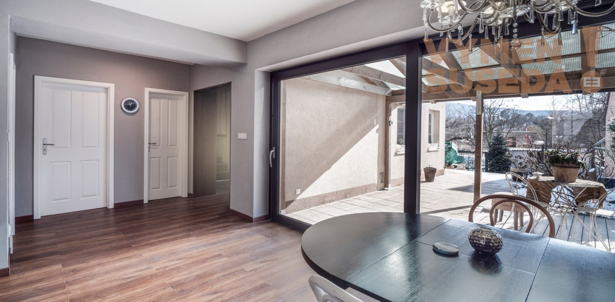 PRENAJATÉ - Jedinečný priestranny 5 izb. rodinný dom s príjemnou záhradou, Devínska Nová Ves